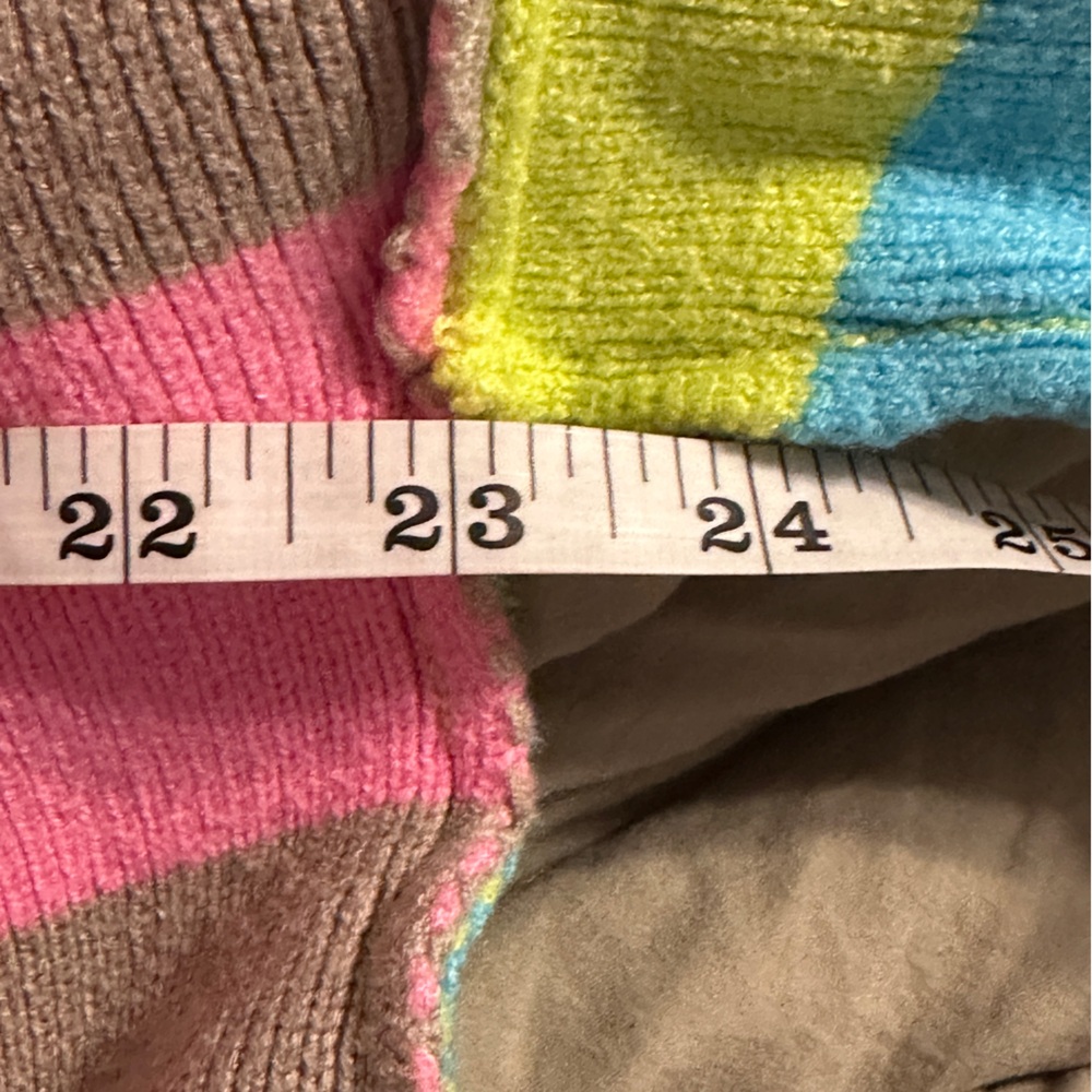 “New In” Brand Oversized Color Block Sweater. - Picture 5 of 7